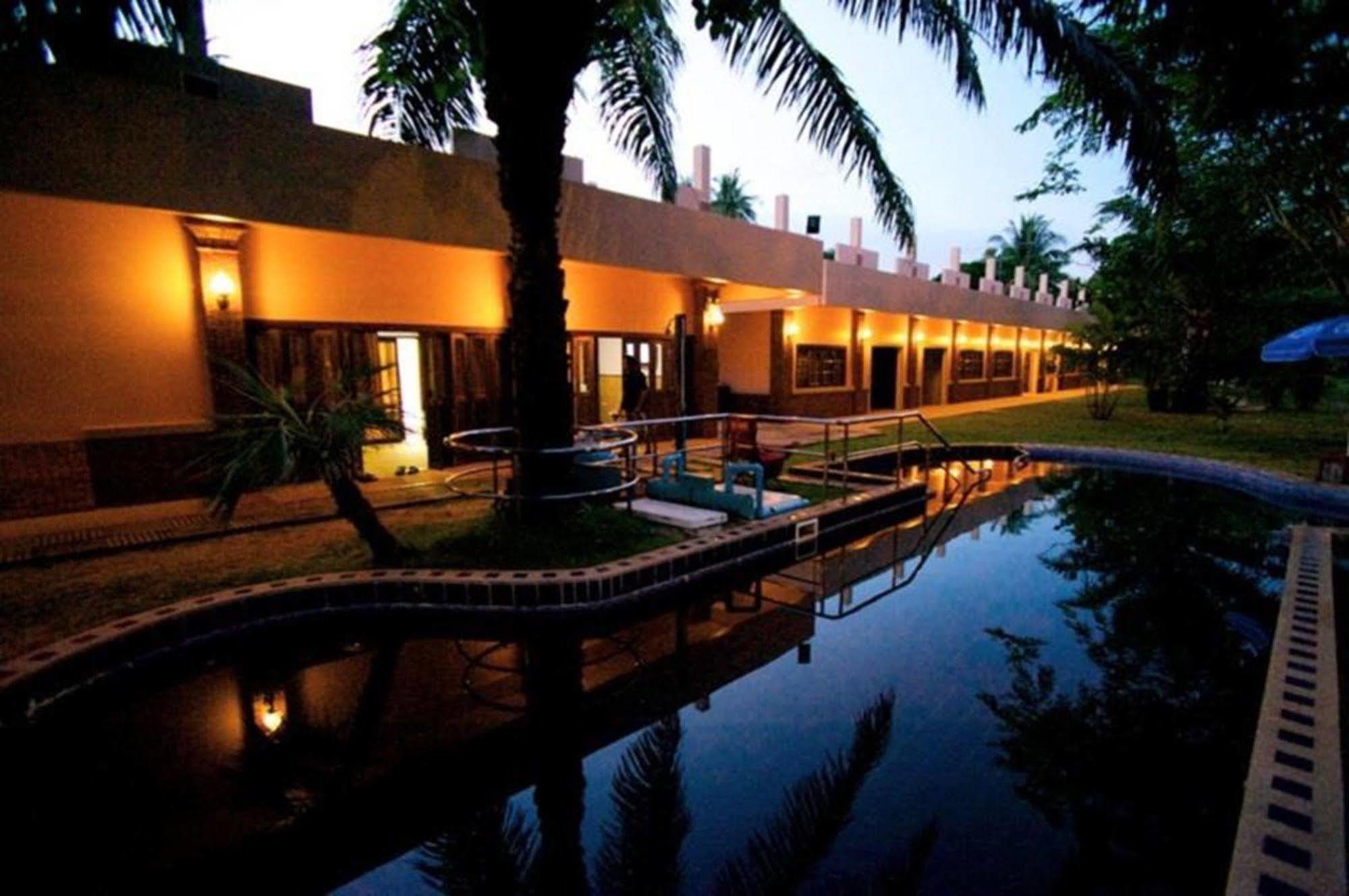 Boom Boom Beach Resort Laem Sing Chanthaburi Ngoại thất bức ảnh
