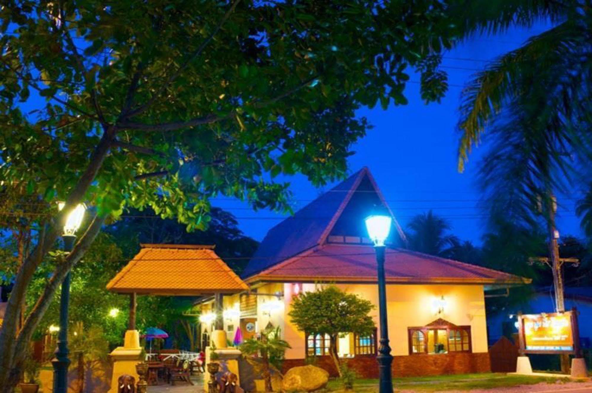 Boom Boom Beach Resort Laem Sing Chanthaburi Ngoại thất bức ảnh